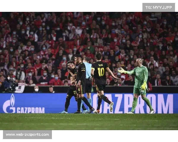 本菲卡欧冠形势严峻 下轮对阵阿贾克斯迎战关键时刻 本菲卡欧冠形势严峻 下轮对阵阿贾克斯迎战关键时刻