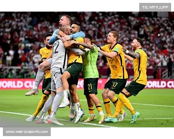 世界杯点球决胜瞬间，门将扑救后狂奔半场庆祝